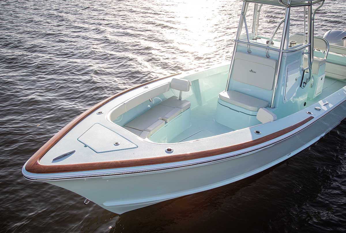Stuart 27 bow with teak rub rail and forward seating seen from above