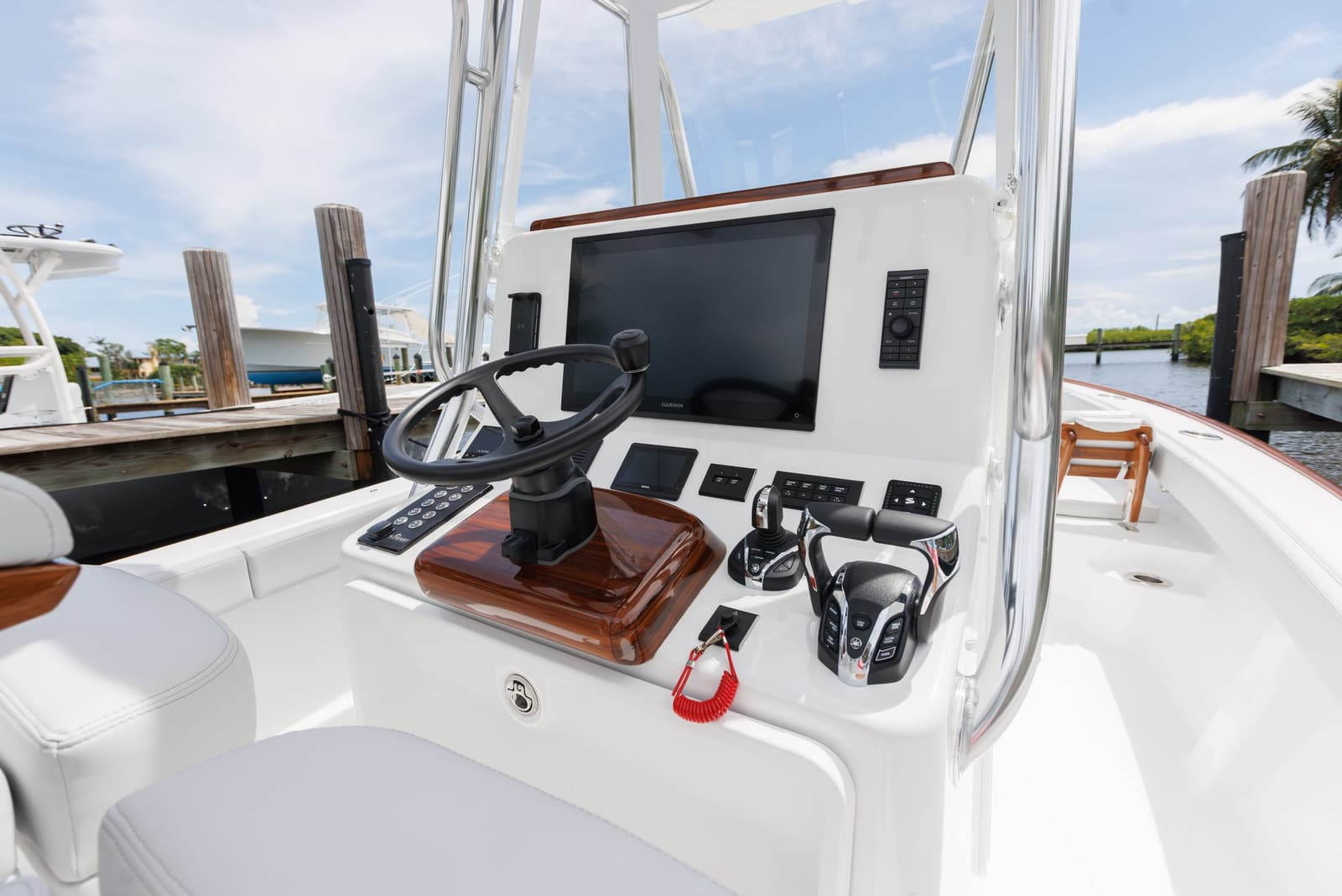 Stuart helm with teak wheel, digital displays and engine controls